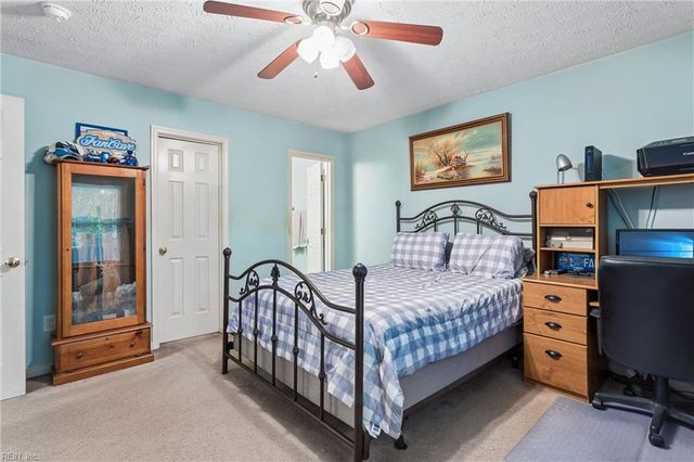 3809 Stream Dr, Gloucester, VA 23061