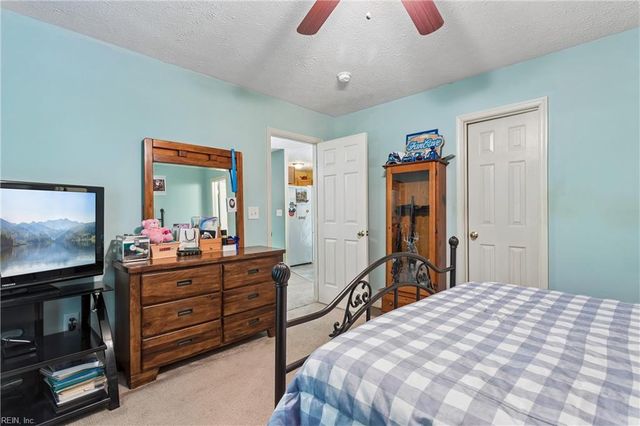 3809 Stream Dr, Gloucester, VA 23061
