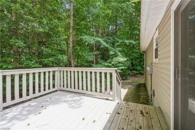 3809 Stream Dr, Gloucester, VA 23061