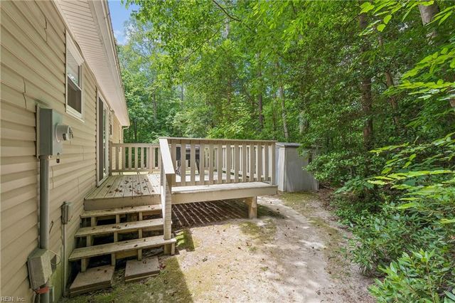 3809 Stream Dr, Gloucester, VA 23061