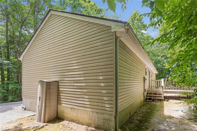 3809 Stream Dr, Gloucester, VA 23061