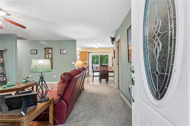 3809 Stream Dr, Gloucester, VA 23061
