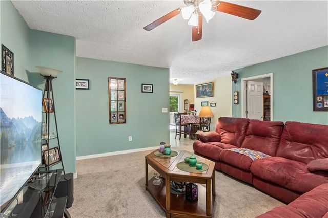 3809 Stream Dr, Gloucester, VA 23061