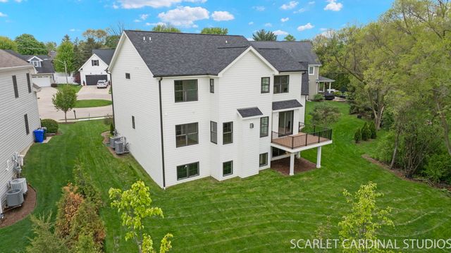835 Avon Court, Glen Ellyn, IL 60137