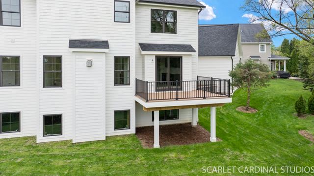 835 Avon Court, Glen Ellyn, IL 60137