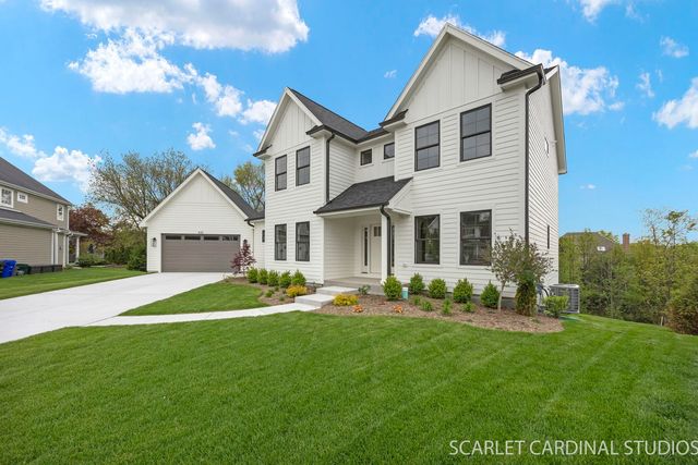 835 Avon Court, Glen Ellyn, IL 60137