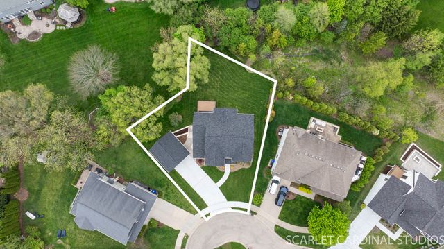 835 Avon Court, Glen Ellyn, IL 60137
