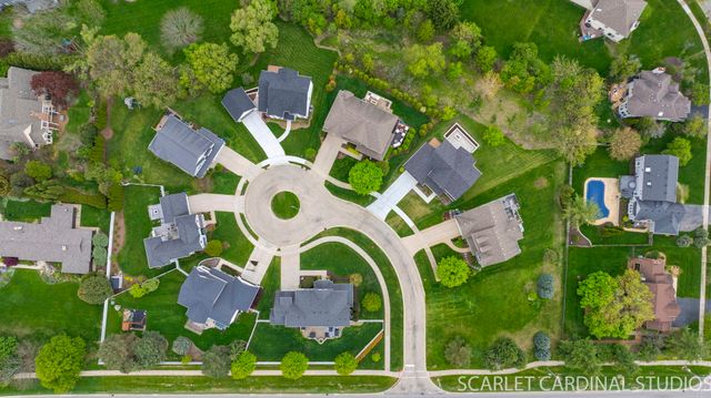 835 Avon Court, Glen Ellyn, IL 60137