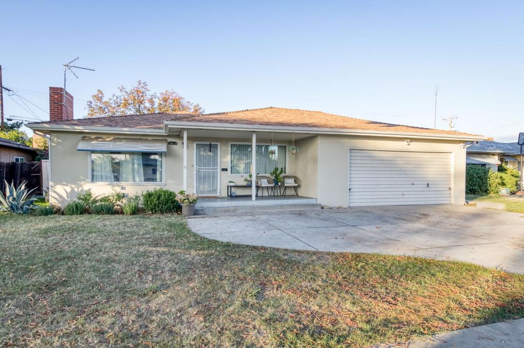 3913 E Fountain Way, Fresno, CA 93726