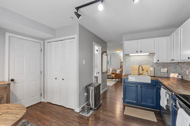 2836 Coach Court, Chanhassen, MN 55317