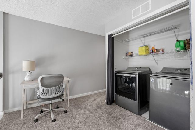2836 Coach Court, Chanhassen, MN 55317