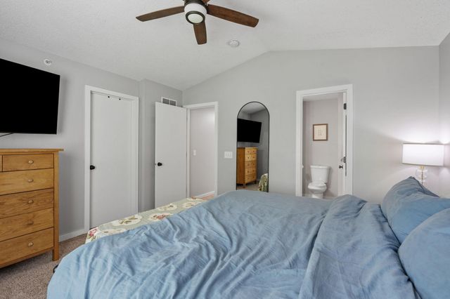 2836 Coach Court, Chanhassen, MN 55317
