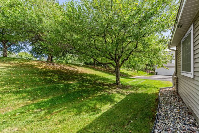 2836 Coach Court, Chanhassen, MN 55317