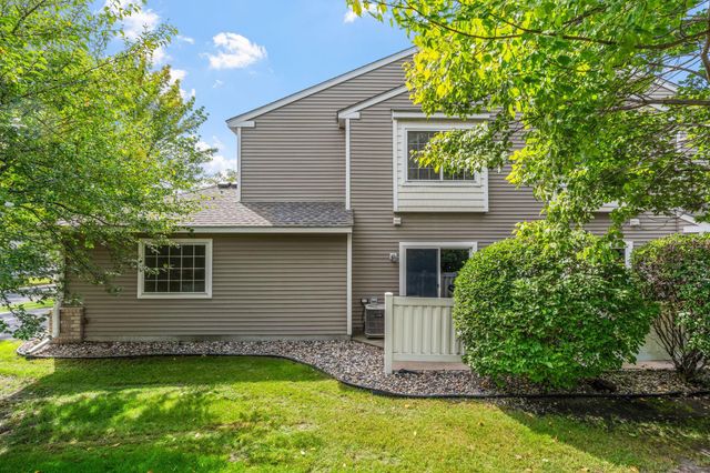 2836 Coach Court, Chanhassen, MN 55317