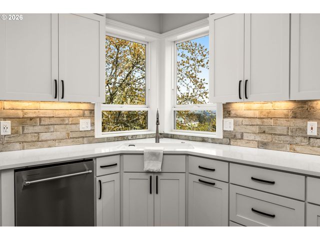 12939 Sw RIDGEFIELD Ln, Portland, OR 97223