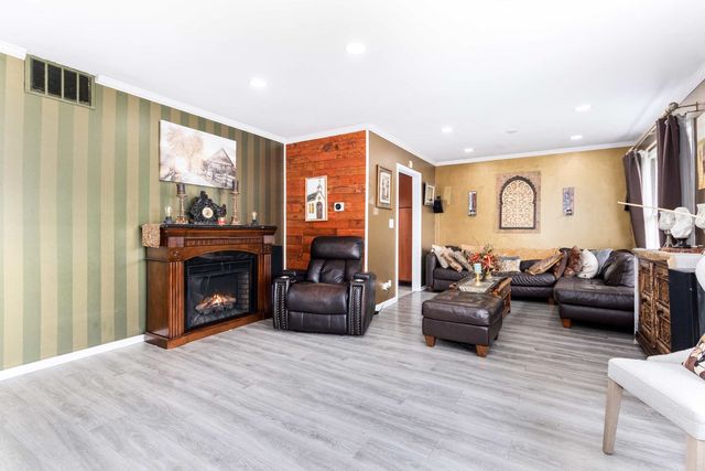 148 Newport Drive, Bolingbrook, IL 60440