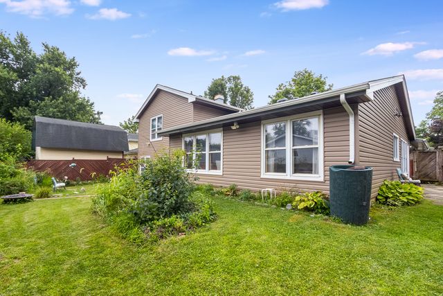 148 Newport Drive, Bolingbrook, IL 60440