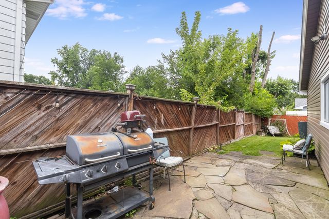 148 Newport Drive, Bolingbrook, IL 60440