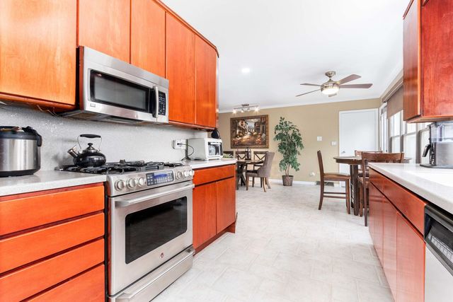 148 Newport Drive, Bolingbrook, IL 60440