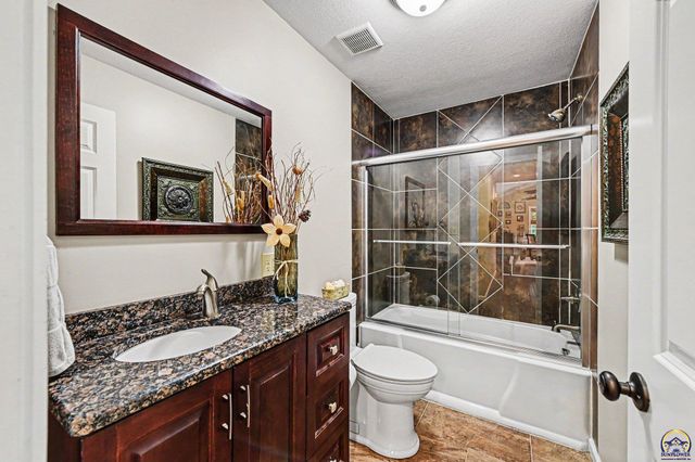 2625 SE Mercury AVE, Topeka, KS 66605