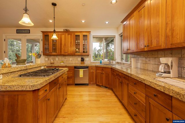 5101 NW Paradise Dr, Forest Grove, OR 97116