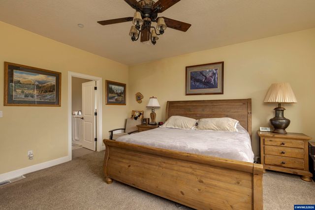 5101 NW Paradise Dr, Forest Grove, OR 97116