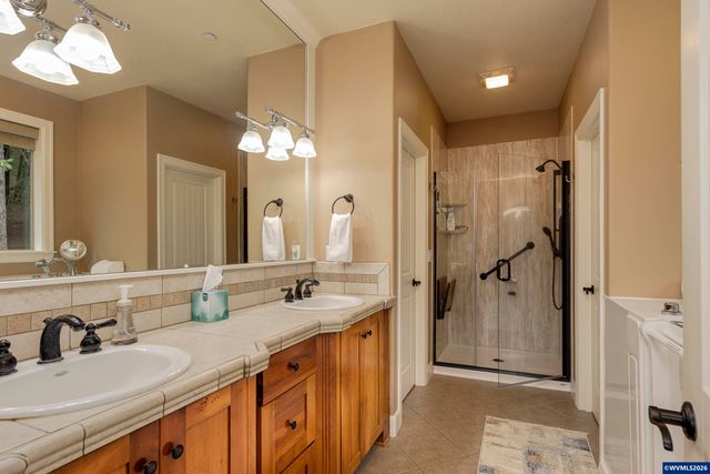 5101 NW Paradise Dr, Forest Grove, OR 97116