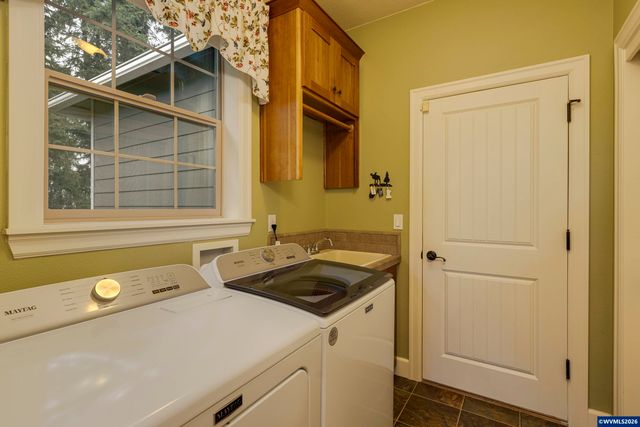 5101 NW Paradise Dr, Forest Grove, OR 97116