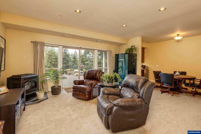 5101 NW Paradise Dr, Forest Grove, OR 97116