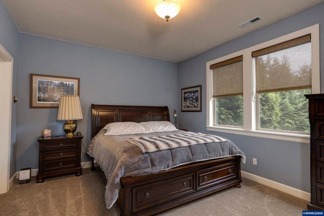 5101 NW Paradise Dr, Forest Grove, OR 97116