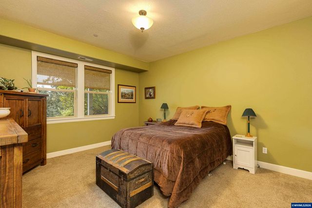 5101 NW Paradise Dr, Forest Grove, OR 97116
