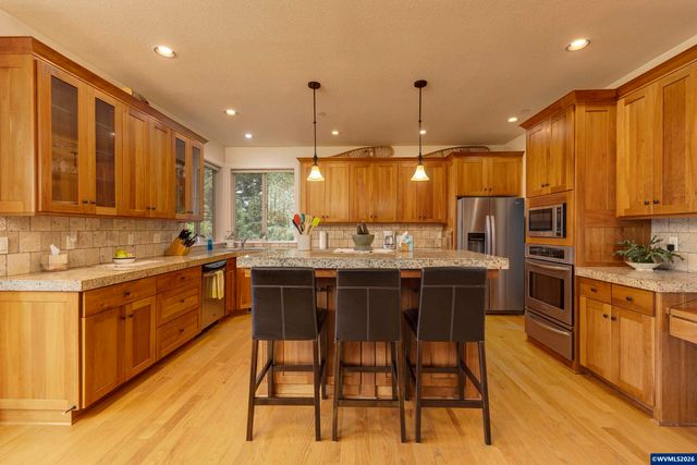 5101 NW Paradise Dr, Forest Grove, OR 97116