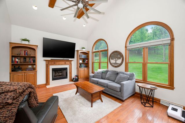 227 Saint Leonards Lane, Cranberry Twp, PA 16066