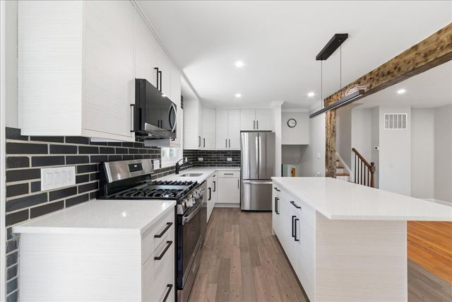 61 Miller Road, Lake Zurich, IL 60047