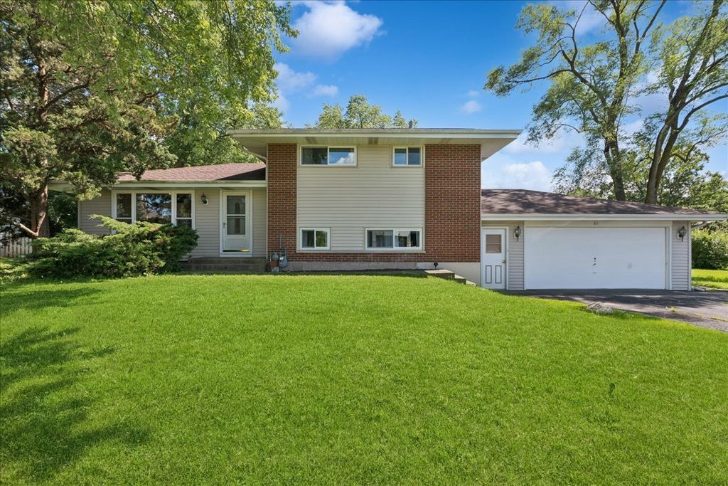 61 Miller Road, Lake Zurich, IL 60047