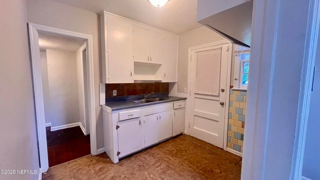 1725 SEMINARY Street, Jacksonville, FL 32209