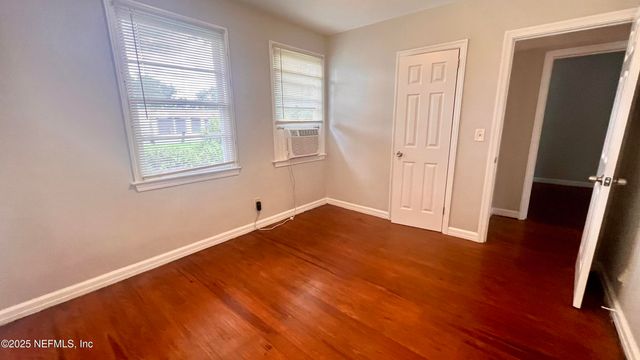 1725 SEMINARY Street, Jacksonville, FL 32209