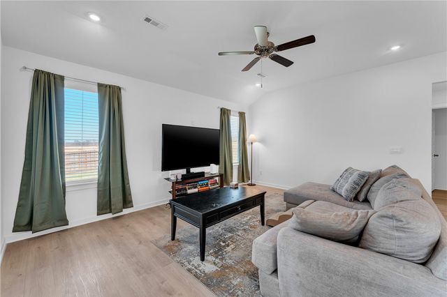 982 Emerald Street, Prairie Grove, AR 72753