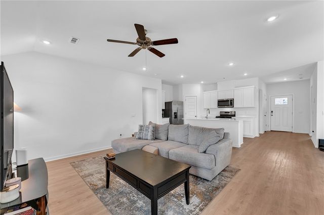 982 Emerald Street, Prairie Grove, AR 72753