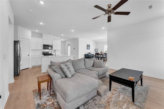 982 Emerald Street, Prairie Grove, AR 72753