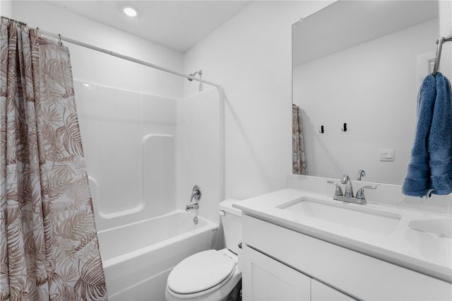 982 Emerald Street, Prairie Grove, AR 72753