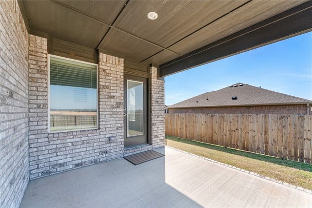 982 Emerald Street, Prairie Grove, AR 72753