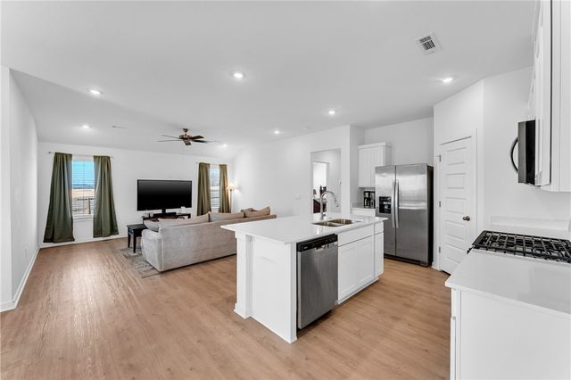 982 Emerald Street, Prairie Grove, AR 72753