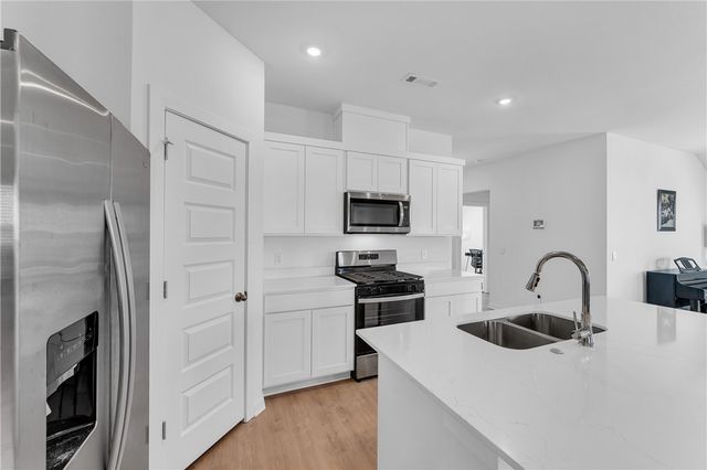 982 Emerald Street, Prairie Grove, AR 72753