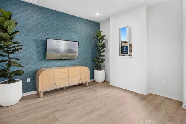 725 E. Route 66, Glendora, CA 91740