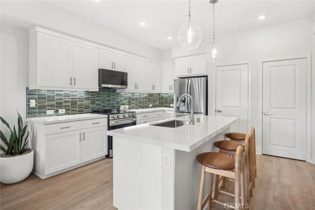 725 E. Route 66, Glendora, CA 91740