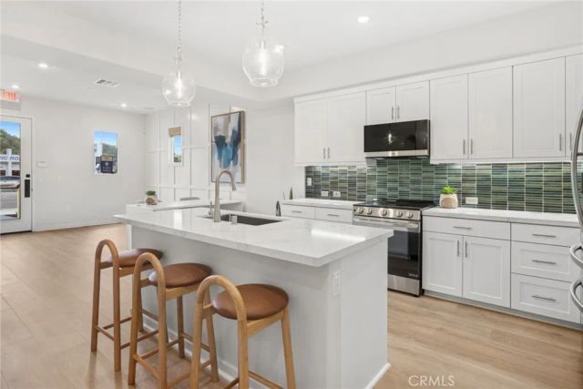 725 E. Route 66, Glendora, CA 91740