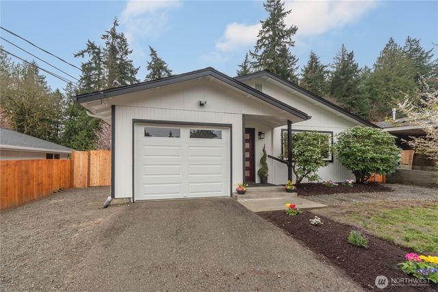 6485 NE Bell Str., Suquamish, WA 98392