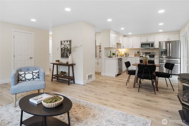 6485 NE Bell Str., Suquamish, WA 98392