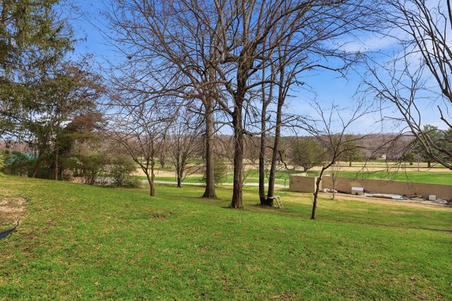 106 Churchill Drive, Berea, KY 40403